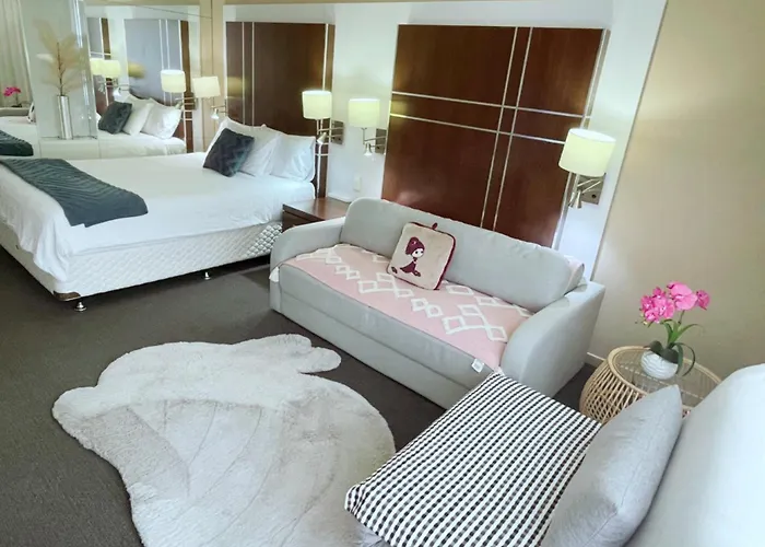 Ocean View Aparthotel In Surfers Paradise
